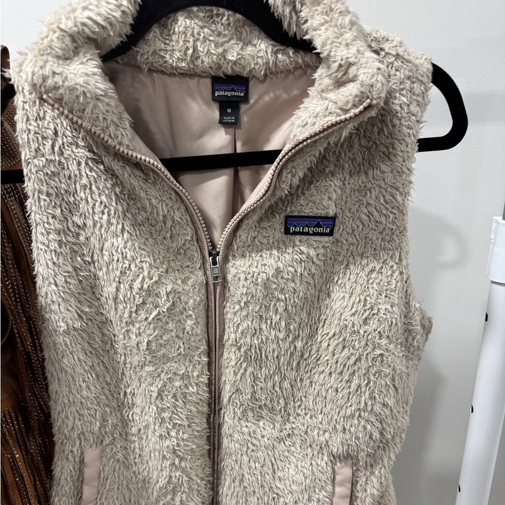 Patagonia Women's Cream Sherpa Vest